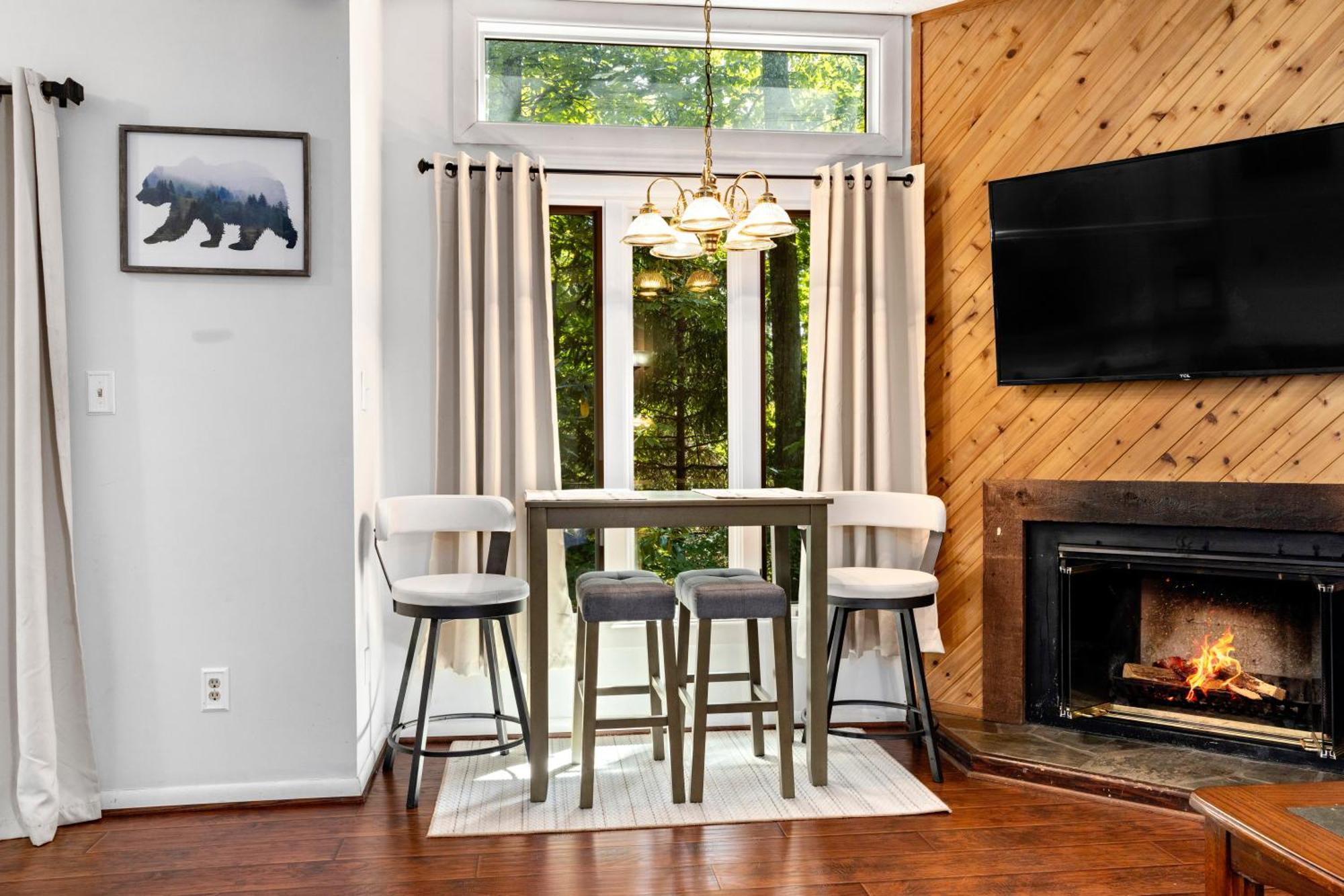 Cozy Condo In Wintergreen Resort That Sleeps 4! Lyndhurst 外观 照片